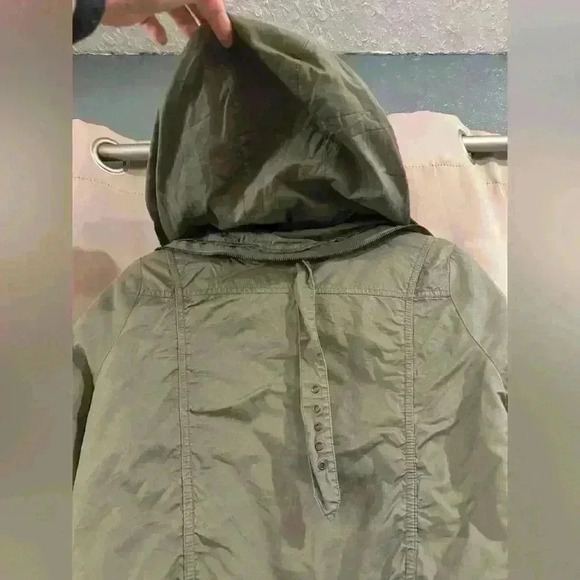 Women’s Green CoffeeShop Coat - Picture 3 of 8